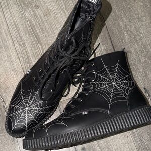 T.U.K Black Spiderweb Lace-Up pointy Boots size 11